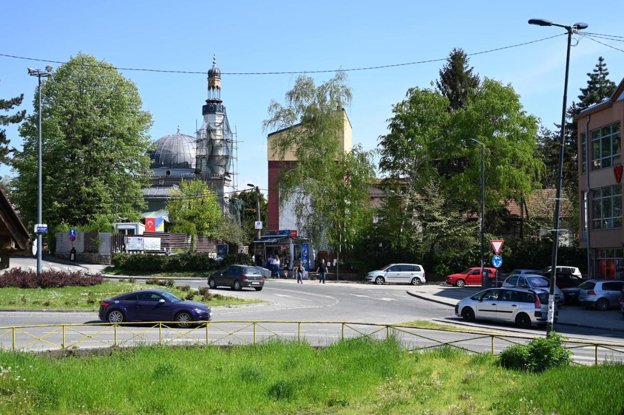Elem Apartmani Skver Tuzla Exterior photo